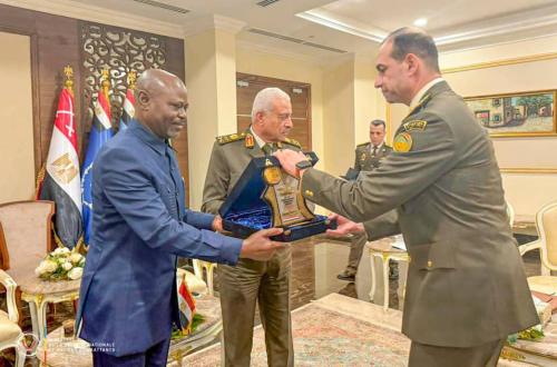 Egypte : rencontre bilatérale  entre Guy Kabombo et le Général Abdel Mageed Saqr au Caire