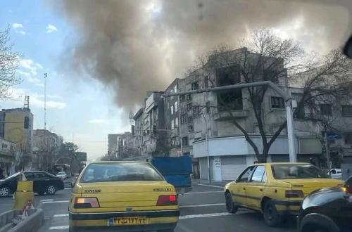 Israël annonce des tirs de missiles iraniens après ses frappes, la crainte d’une escalade s’intensifie