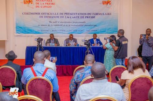 RDC : la presse se modernise avec une nouvelle carte professionnelle et un macaron sécurisé