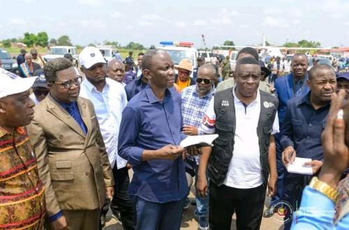 Routes, voirie urbaine, aéroport : le ministre des ITP, John Banza fait le point à Bandundu