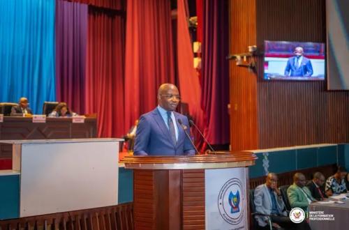 RDC : l’Assemblée nationale salue les réformes du gouvernement sur la formation professionnelle
