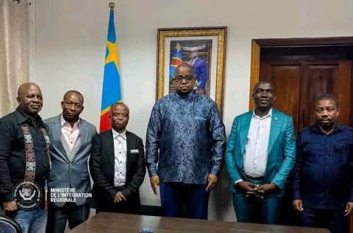 Kinshasa : auprès du Ministre Floribert Anzuluni, les députés provinciaux élus de Fizi insistent sur la sécurité et la stabilité des institutions
