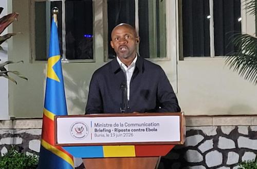 Ituri : le ministre Patrick Muyaya s’engage à améliorer les conditions de travail de l’ACP à Bunia
