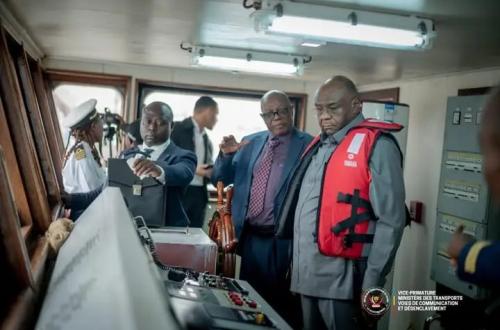 RDC : un nouveau baliseur « Félix-Antoine Tshisekedi Tshilombo » remet en service la navigation sur l’axe Kindu-Ubundu