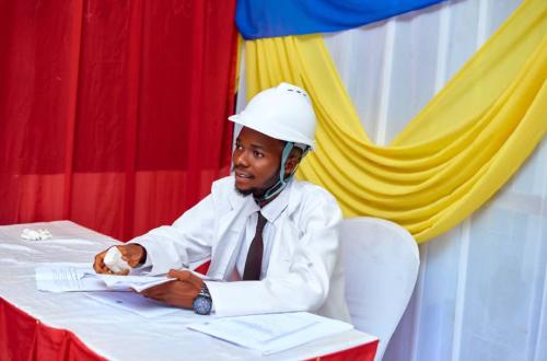 Kisangani : le deuxième lauréat de la bourse d’étude du secteur de Wanianga défend son mémoire