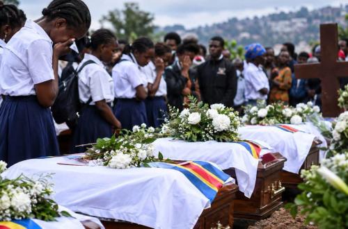 Bukavu : inhumation lundi de 27 victimes de l'incendie de Cimpunda, la ville sous le choc