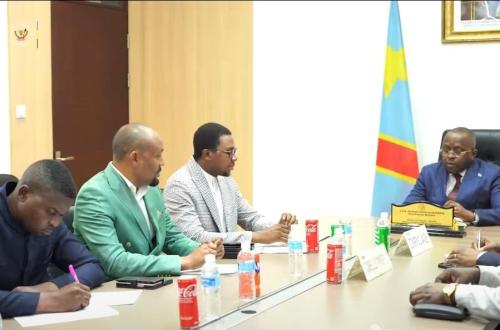 Démolition des constructions anarchiques à Kinshasa : Shabani Lukoo échange avec les élus provinciaux