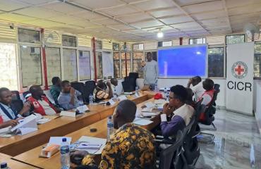 Uvira : le CICR sensibilise les médias locaux à sa mission humanitaire et à ses principes fondamentaux