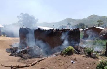 Ituri : plus de 30 maisons détruites par des incendies mystérieux à Djugu