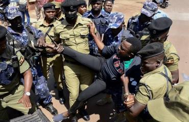 Ouganda : la police justifie les tirs nourris de Kisekka, les méthodes des agents en civil vivement contestées
