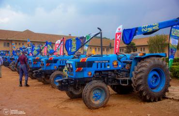 Butembo : plus de 30 tracteurs remis aux agriculteurs