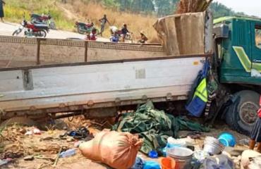 Tragédie à Luilu : deux morts dans l'accident d'un camion de fibre optique