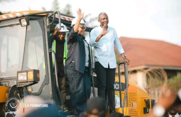 Maniema : Judith Suminwa lance la réhabilitation de 6,5 km de l’avenue de l’Université à Kindu