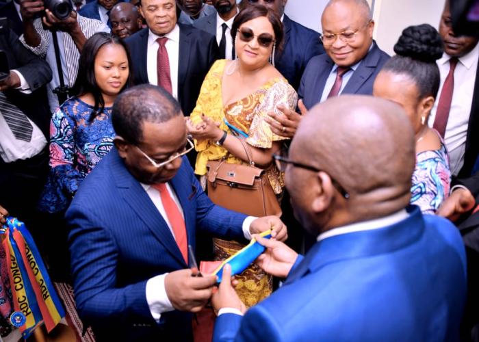 RDC : Bahati Lukwebo inaugure la première salle d'audience publique de la Cour des comptes qui porte le nom de Léon Kengo wa Dondo