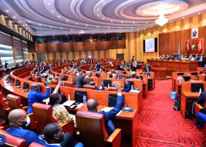 RDC : Le Sénat exige une nouvelle évaluation de l'état de siège dans une séance à huis-clos élargie aux membres du gouvernement