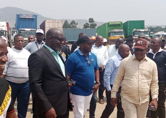 Vérification des marchandises en import-export : Les agents de la DGDA autorisés à opérer à l'entrepôt JOKAS TRADING de Kasindi