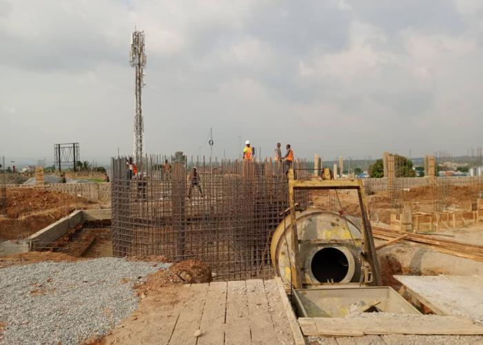 Bunia : le gouverneur militaire inspecte les travaux de construction des routes et de l'aéroport