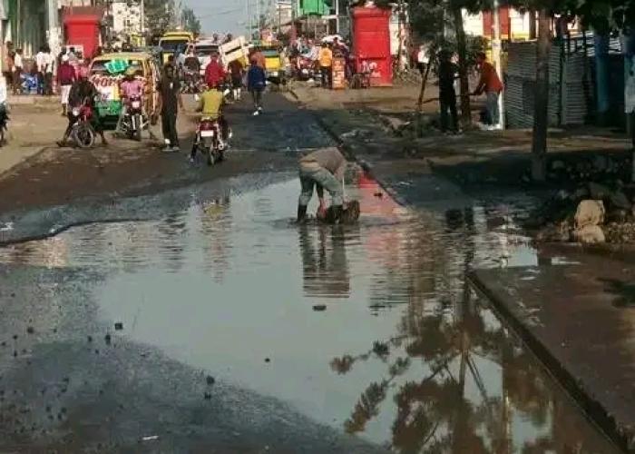 Des routes impraticables sous les eaux de pluie, la population désemparée