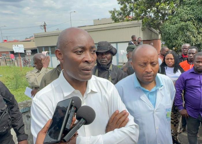 Le Gouverneur Purusi calme les familles des victimes