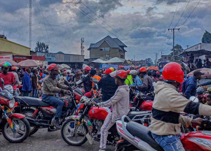 Les motocyclistes divisés sur la taxe de voirie urbaine instaurée sous l'état de siège