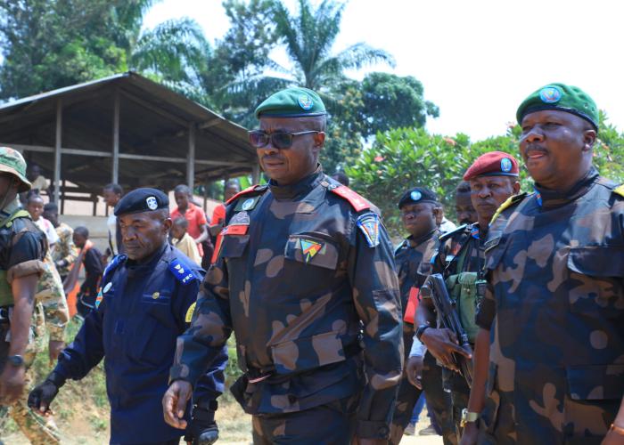 Le gouverneur nomme un prêtre parmi ses conseillers